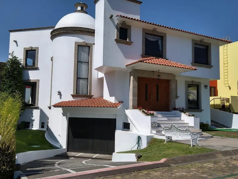 Casa en Venta, 4 recamaras en el Club de Golf los Encinos